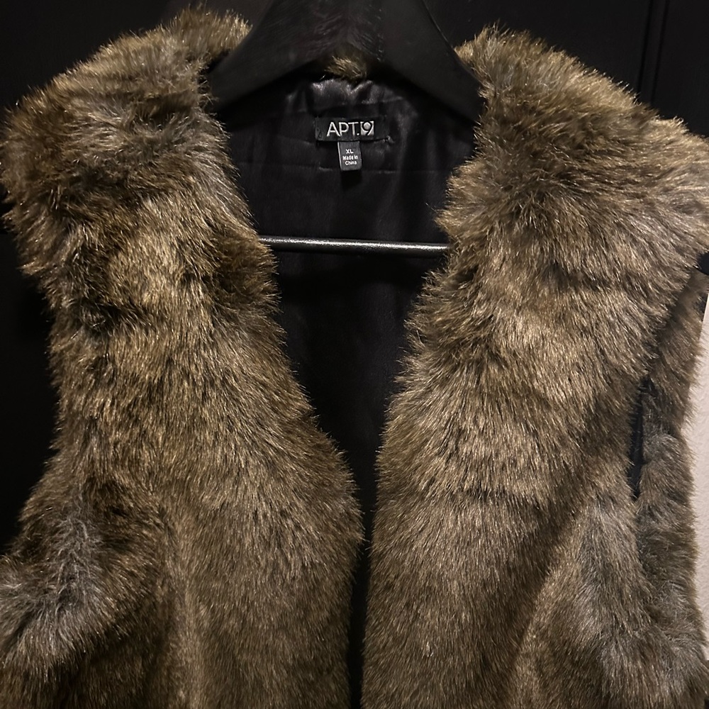 APT. 9 Women's Faux Fur Vest - Brown